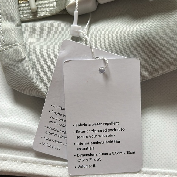 Lululemon Everywhere Belt Bag Vapor Gold White Wordmark Logo Crossbody Bag NWT - Picture 10 of 10